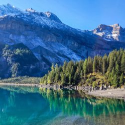 Keindahan Danau Oeschinensee Swiss
