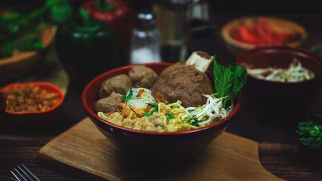 Rahasia Lezatnya Iga Bakso Kuah Gurih dan Autentik